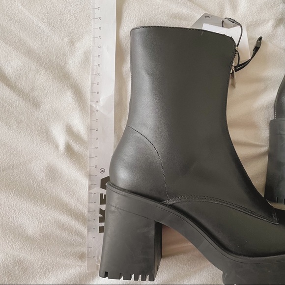 ZARA Zippered Leather Heeled Boots - Picture 14 of 14